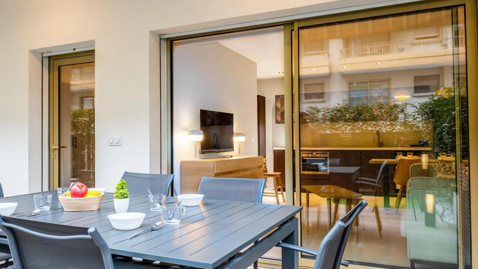 Downtown Cannes Apartment With Garden