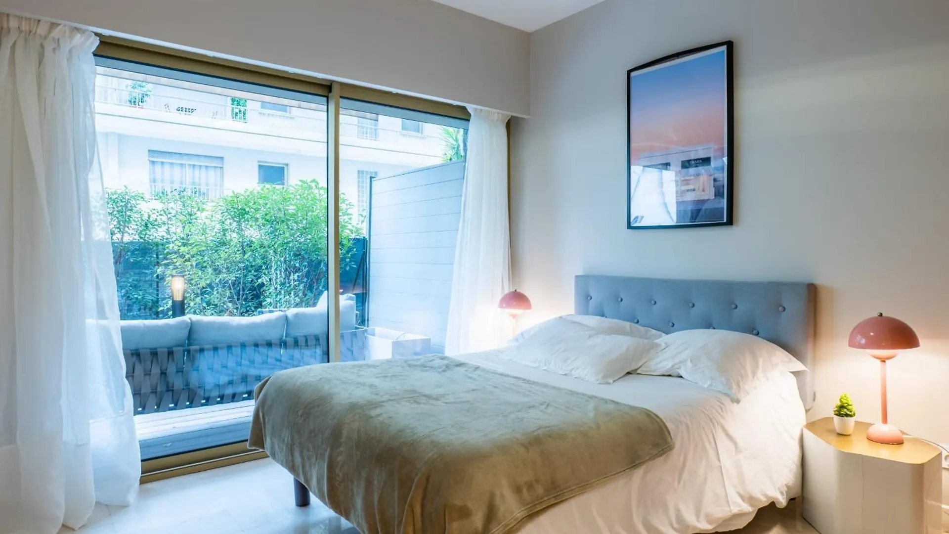 Downtown Cannes Apartment With Garden
