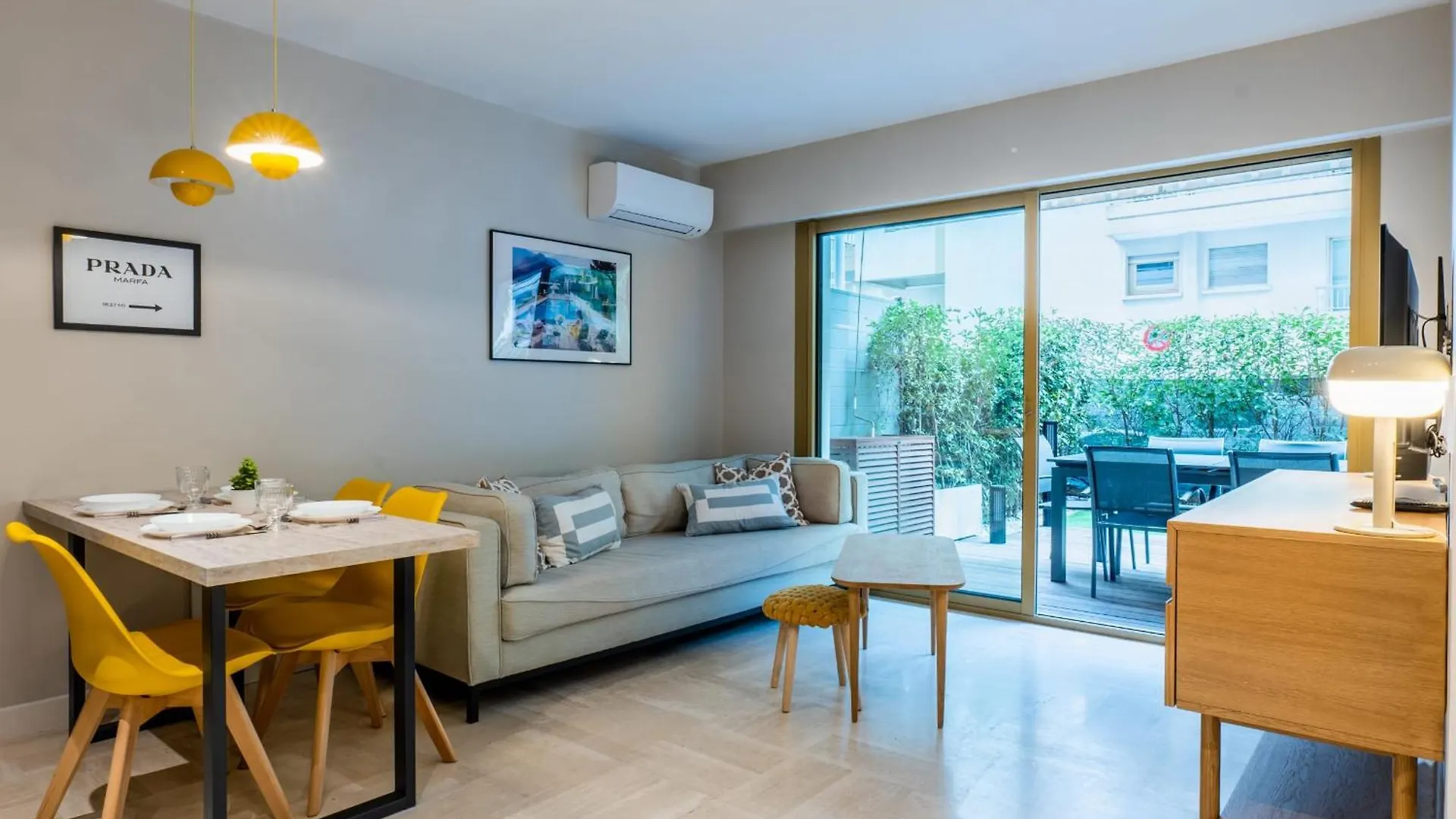 Downtown Cannes Apartment With Garden