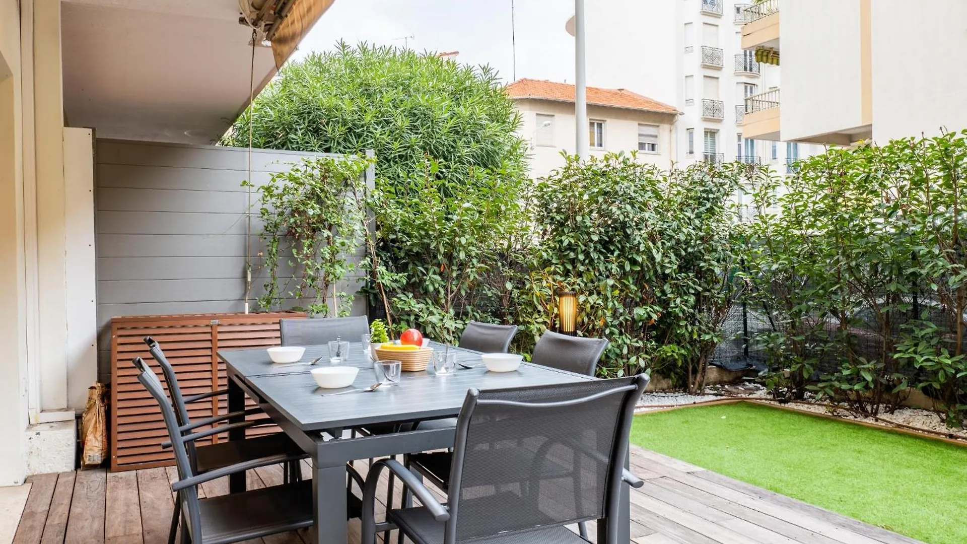 Downtown Cannes Apartment With Garden 0*,